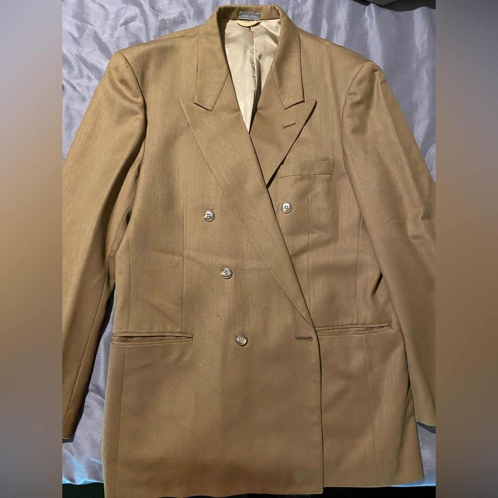 2 Piece Golden Suit, size 46R.